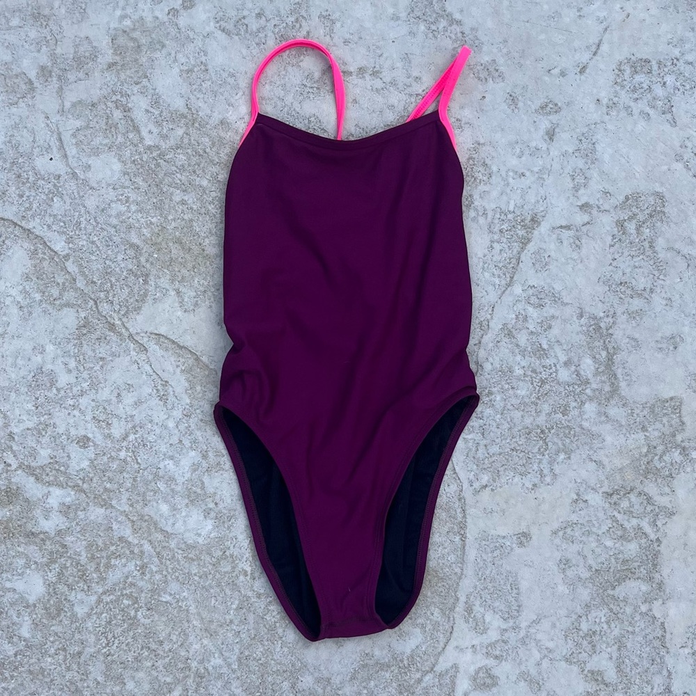 Jolyn Brandon Contrast in Cabernet and Hot Pink (32)